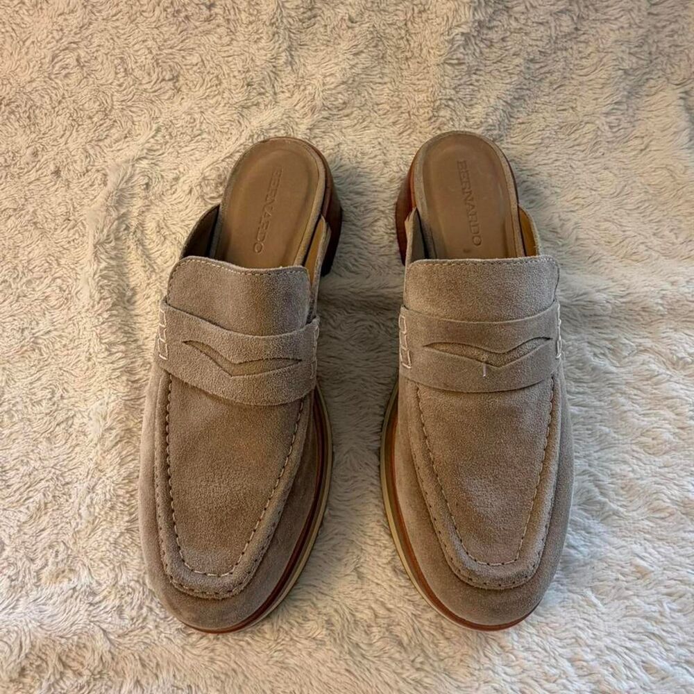 Bernardo Women's Tan and Cream Loafers